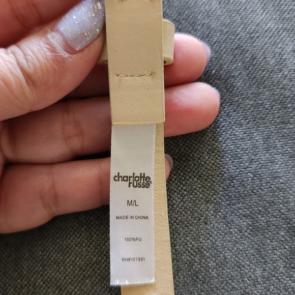 Cream Skinny Belt with Gold Buckle (Size M/L) - Picture 3 of 4